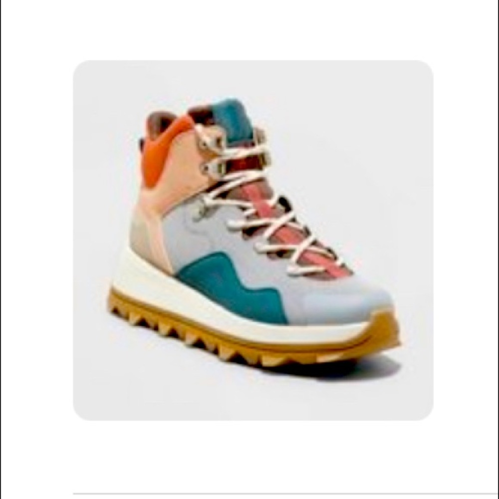 Coral Women Hiking Boots New With tag